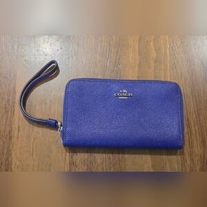 Coach Bifold Wristlet Navy Blue Leather Wallet Wrist Strap Zip Close